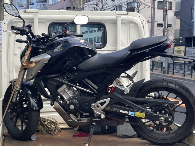 新宿区原付バイク買取　ホンダCB125Rの様子